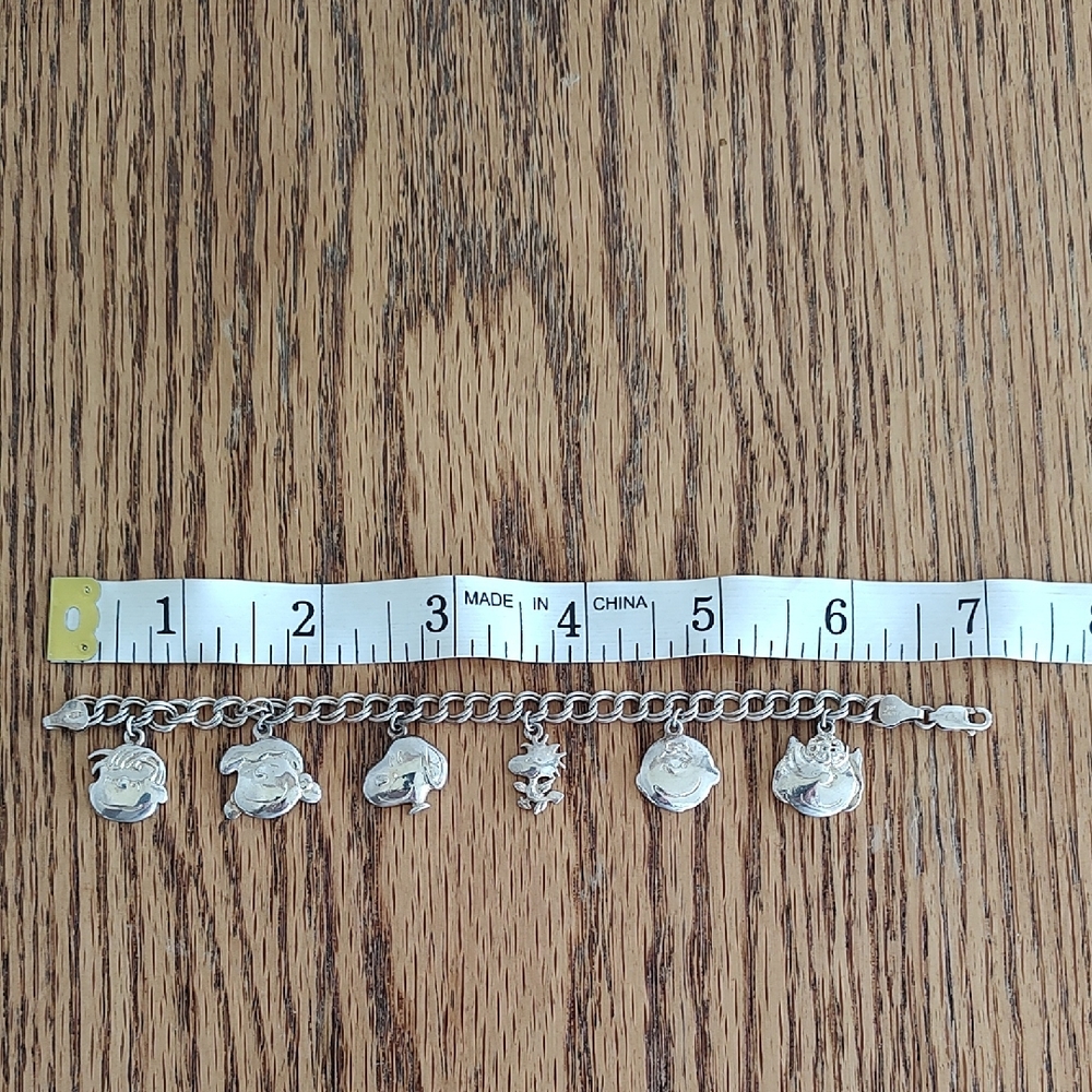 Charming Silver Bracelet with Peanuts Gang